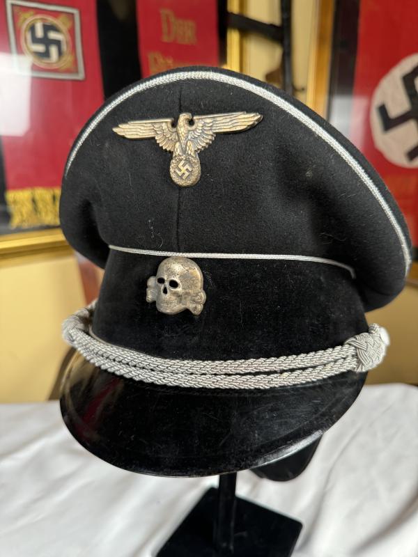 Unamed Allgemeine SS Generals Visor with silver piping and velvet band